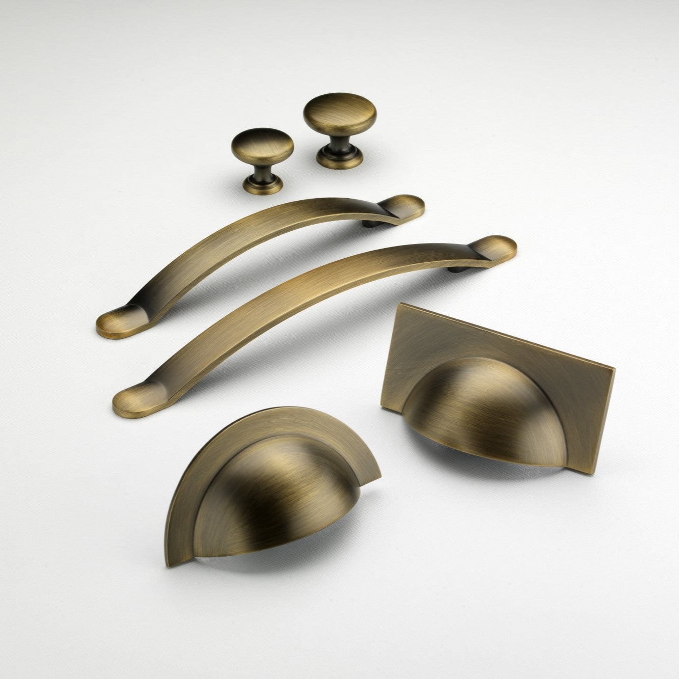 Monmouth Bow Cabinet Handles