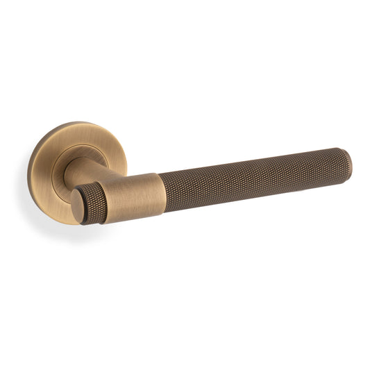 Kingston Knurled Door Handles On Round Rose