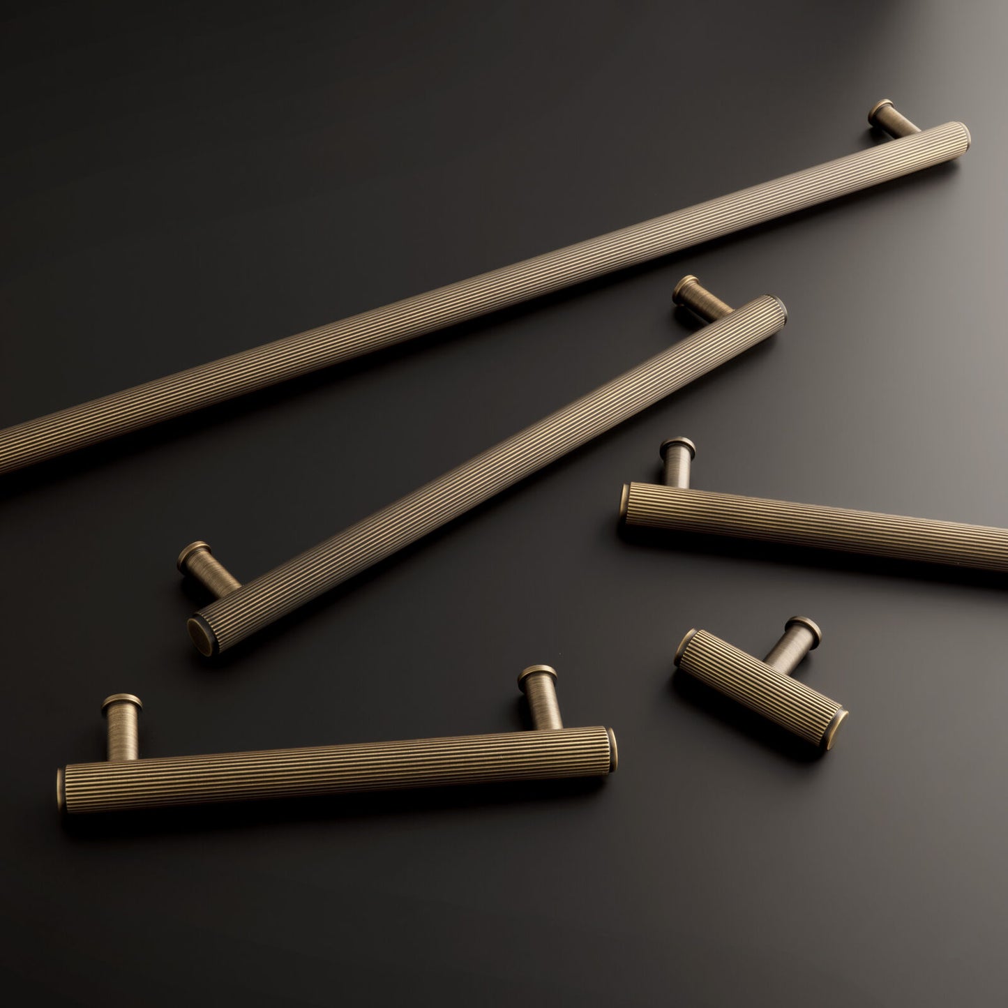 Crispin Reeded Cabinet T Bar Handles