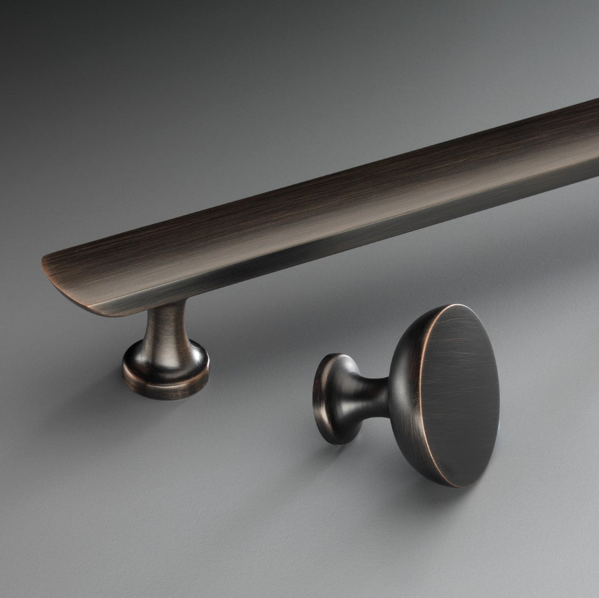 Crofts & Assinder Dorchester 38mm Cabinet Knob With Matching Handle