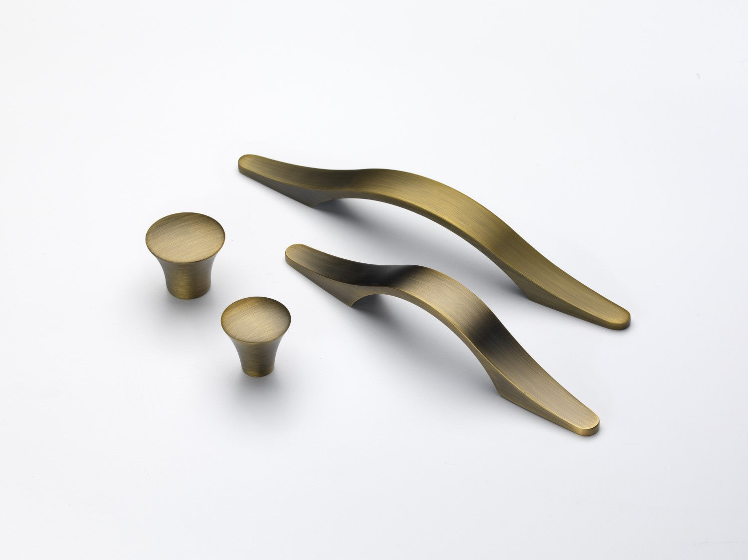 Malvern American Bronze Cabinet Bow Handle - 96mm Centres