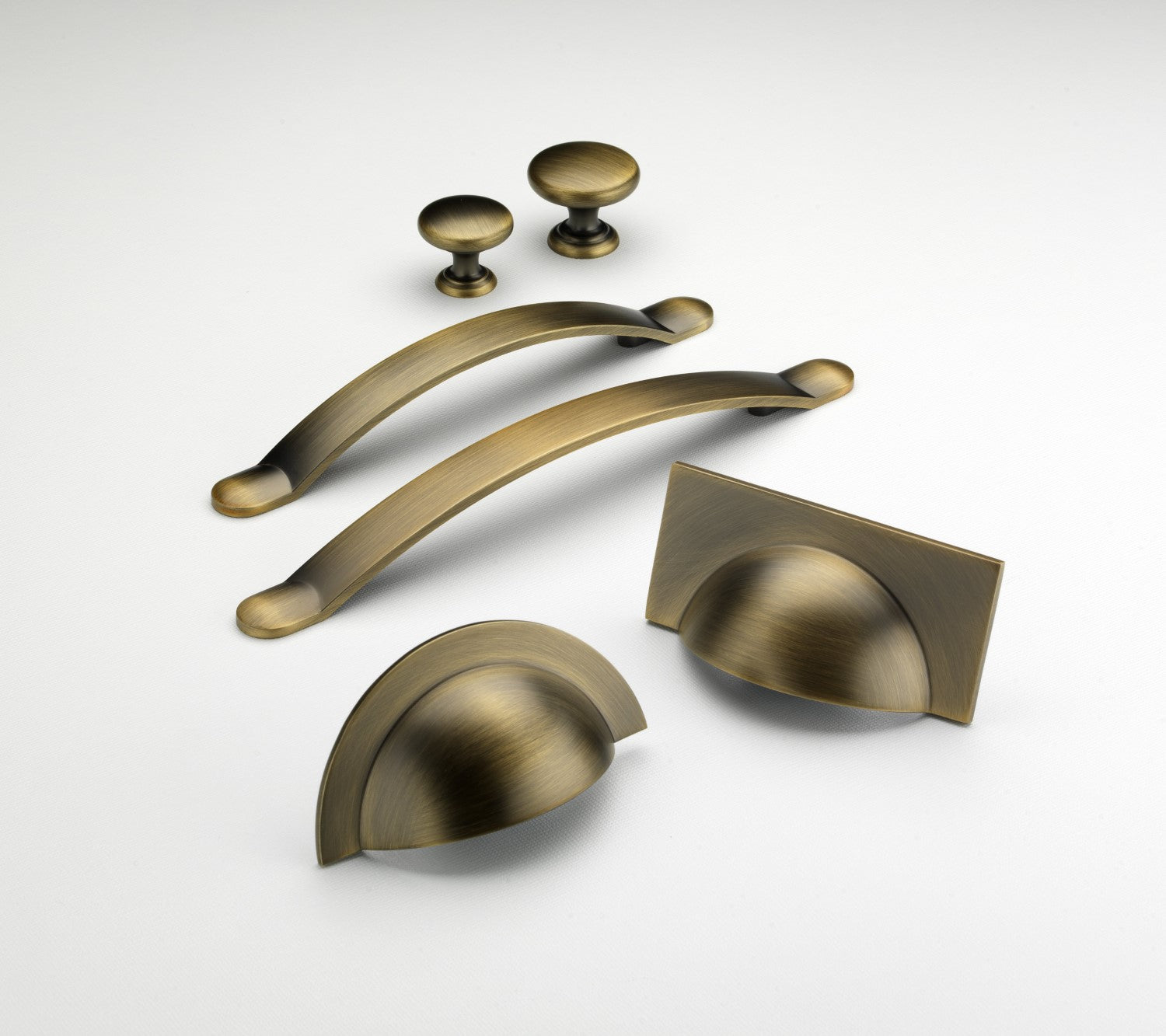 Monmouth Cabinet Door Knobs