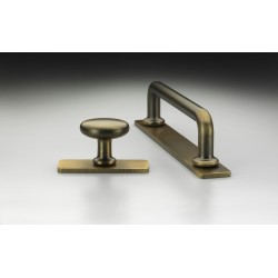 Banbury 32mm Cabinet Knob on Backplate in American Bronze